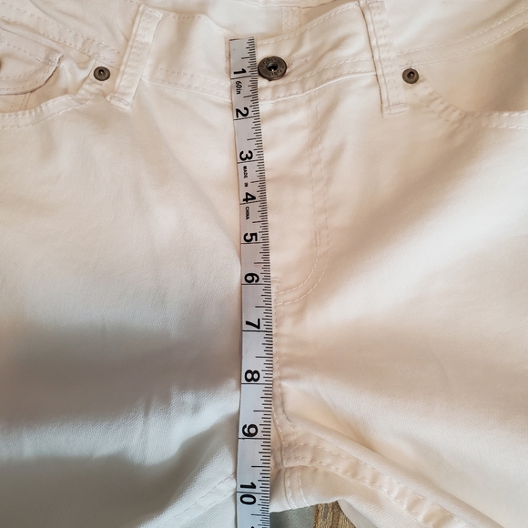 NWT No Boundaries 5 Pocket Capri Jeans, 15, White - Picture 13 of 13